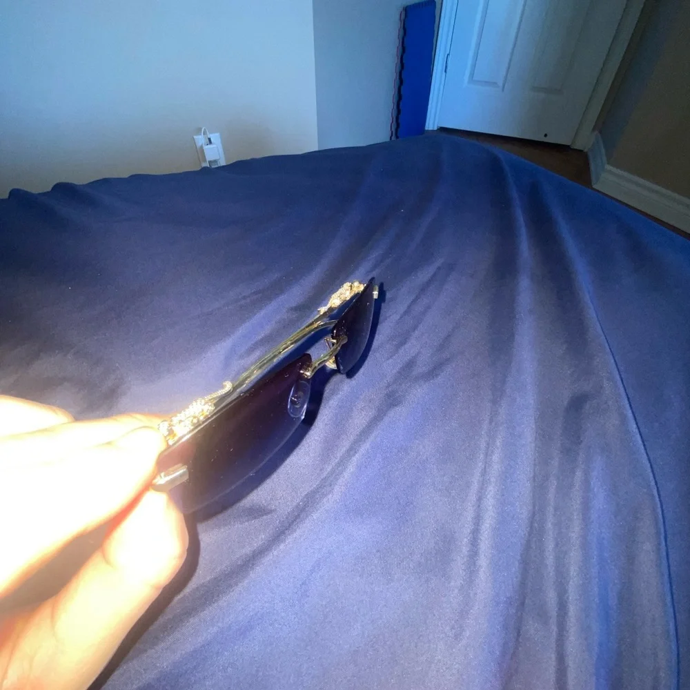 Fashionable Glasses - Picture 5 of 6